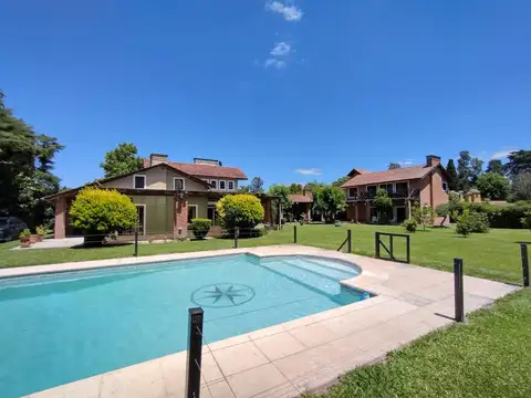 Venta. 2 Casas Sobre Lote De 1.900 M2. Quincho Y Pileta. El Remanso, Exaltacion de la Cruz