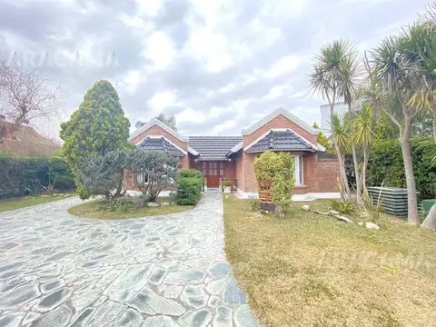 CASA en VENTA en Echeverria del Lago APTO CREDITO - Canning