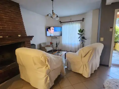 Depto Tipo Casa 4 ambientes con 3 baños