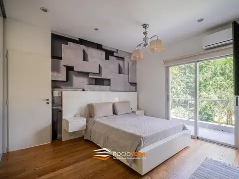 Casa en Venta con 4 cocheras