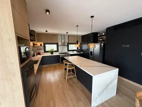Casa en Alquiler de 5 dormitorios