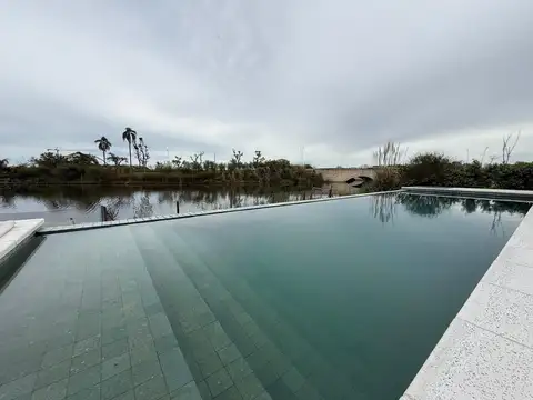 Casa en venta - Barrio Acacias - Puertos del Lago - Al lago Puertos vista abierta 8 ambientes