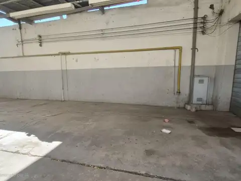 venta de galpon en calle Rivadavia