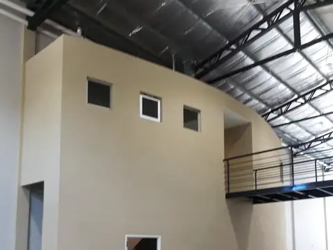 Galpon en Venta en Garin, USD 440.000