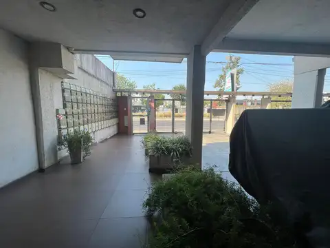 *DEPARTAMENTO APTO VIVIENDA Y  PROFESIONAL EN CONTRAFRENTE