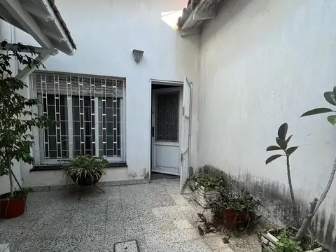 Depto Tipo Casa en Venta 60 años
