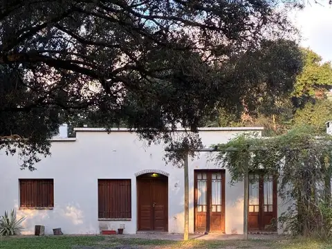 CASA QUINTA EN VENTA, UBICACION PRIVILEGIADA, AMPLIO PARQUE