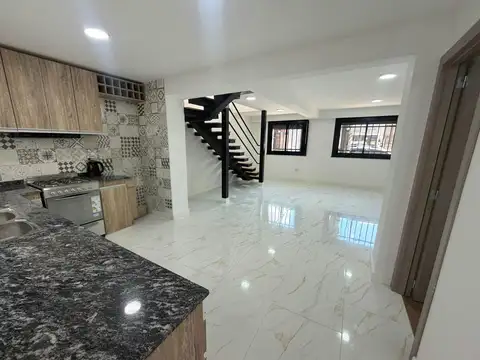 Depto Tipo Casa en Venta al Oeste