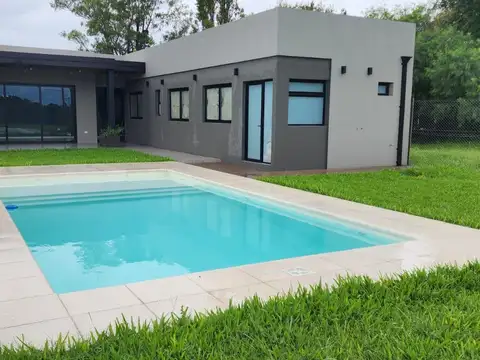 CASA EN VENTA EN IBARLUCEA