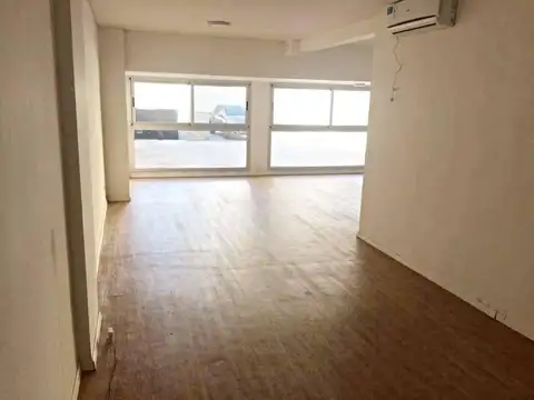 VENTA OFICINA TRES AMBIENTES BELGRANO CON SEGURIDAD EN SUPER OPORTUNIDAD.
