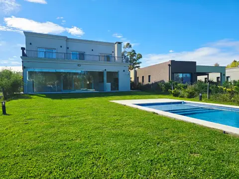 Casa en Venta de 5 dormitorios