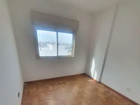 Departamento en Alquiler en Villa Luro, $ 900.000