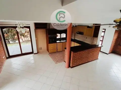 Casa 4 ambientes con 3 baños