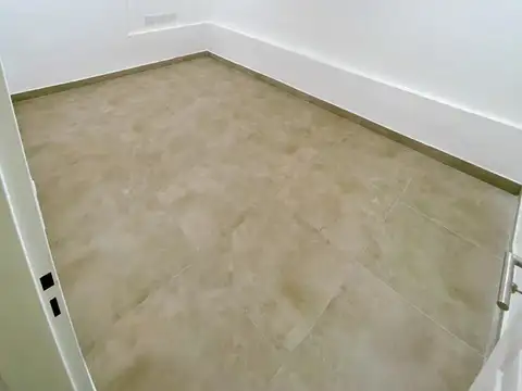 Departamento 8 ambientes con 2 baños