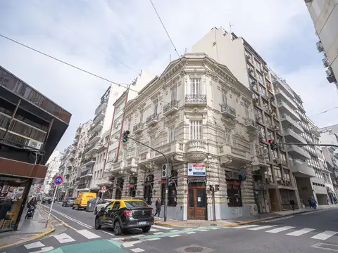 LOCAL COMERCIAL EN ESQUINA MONTEVIDEO Y PERON