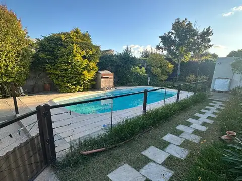 Venta Chalet Zona Residencial Amplio Quincho Pileta Con *
