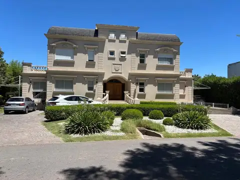 Abril Club De Campo Robles 100