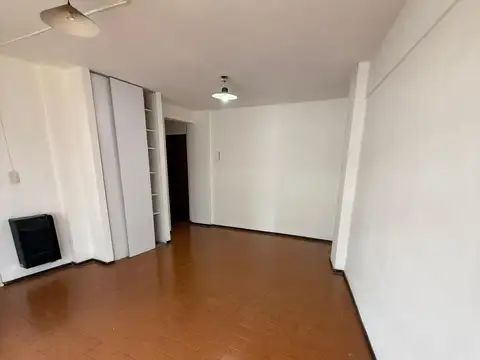 España (A) 1600, Piso 5