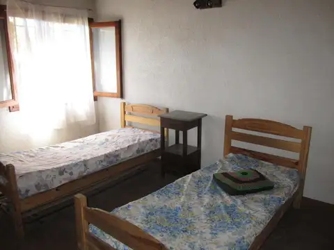 CASA EN VENTA :: 5 AMBIENTES :: MORENO :: 2392m2