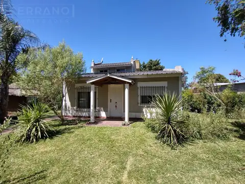 NOE. Venta Casa 4 amb Apta credito hipotecario, calle Hernandez 600, Parque Sakura. Exaltacion de la Cruz
