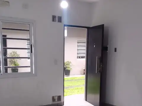 Depto Tipo Casa 2 ambientes con 1 baño