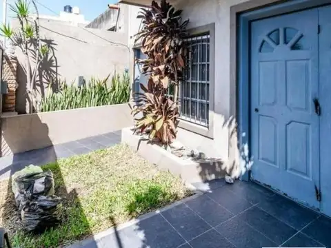 Duplex en Venta - 4 Dormitorios 2 Baños Cochera - 297 mts2 - Hurlingham, Buenos Aires