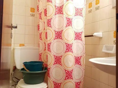 Local Comercial - HECHO DEPARTAMENTO - EXCELENTE UBICACIÓN