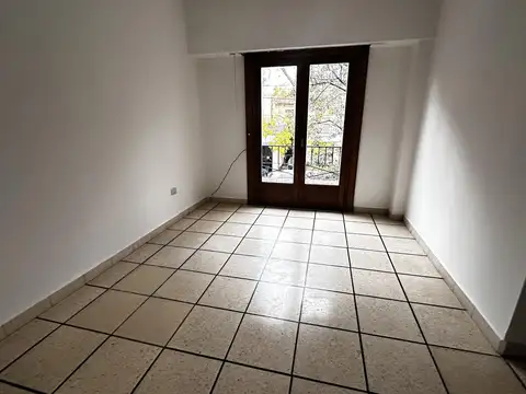 OFICINA - ALQUILER - COLEGIALES  - POR ESCALERA - TERRAZA