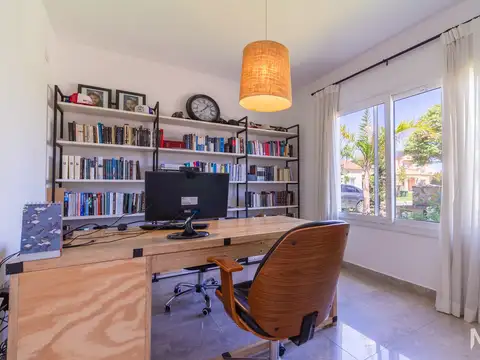 Casa 7 ambientes con 4 baños