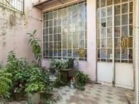 Depto Tipo Casa 6 ambientes con 2 baños