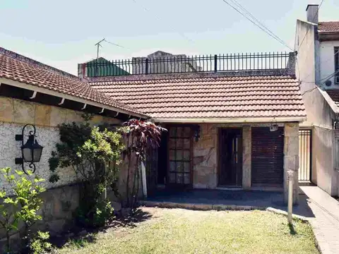 VENTA CASA 4 AMBIENTES LANUS