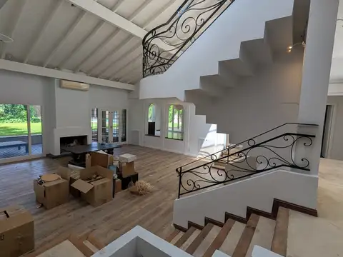 Casa en venta en el corazon de La Horqueta San Isidro, oportunidad