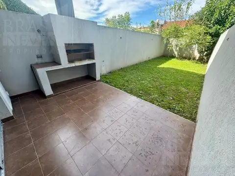 Depto Tipo Casa 4 ambientes con 2 baños