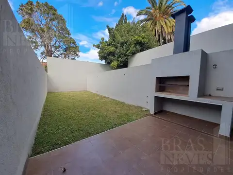 Depto Tipo Casa en Venta en Olivos, USD 247.000