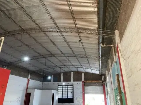 Galpon en Venta 55  mts Fondo
