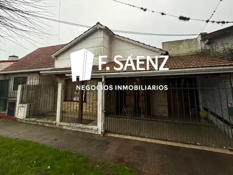 Casa en venta en José mármol apta a crédito