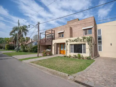 Venta casa con ascensor S. M. Ghiso 3 dor+dep serv