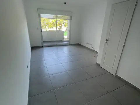 Departamento en duplex en alquiler en Olivos Maipu/Uzal