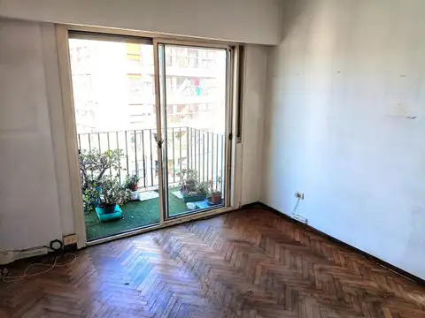 Venta. 3 ambientes. Luminoso. Balcón