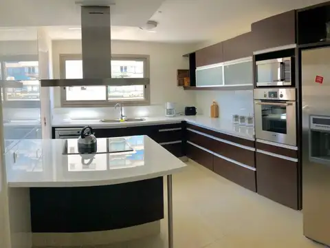Departamento 4 ambientes con 3 baños