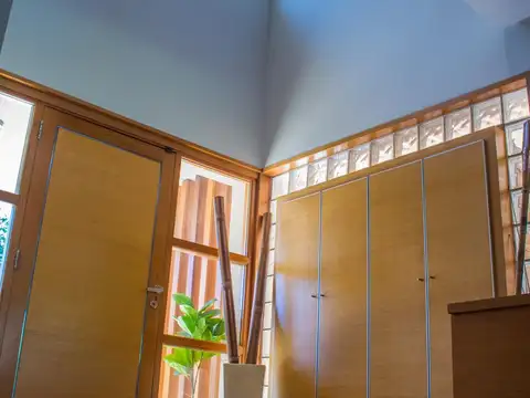 Casa en  venta- Funes Hills- San Marino- cuatro Dormitorios