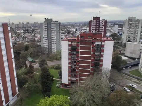 Departamento 3 ambientes C/ espacio guarda coches VENTA  (Villa Celina )