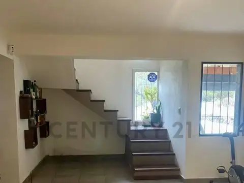 AV TISSERA , Piso 0