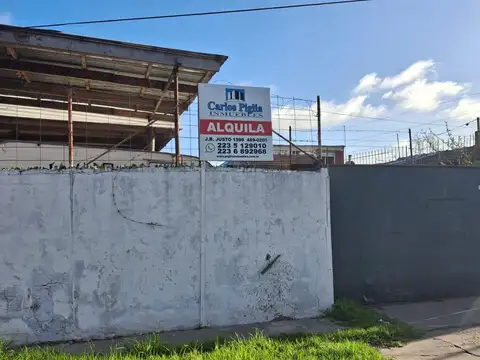 Alquiler galpón con lote y tinglado