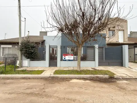 CASA DE 2 DOMITORIOS CON JARDIN