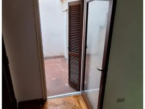 Departamento 6 ambientes con 2 baños
