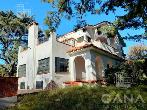 Venta en OLIVEROS IMPORTANTE PROPIEDAD de 3 DORMITORIOS PILETA 2 GARAGE