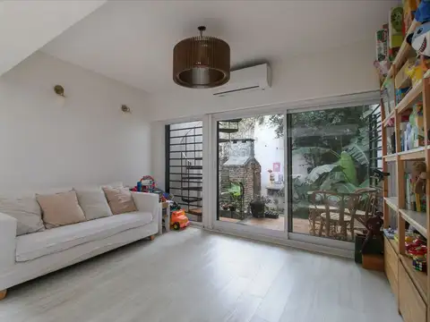 VENTA TRIPLEX FAMILIAR 4 DORM COCHERA DOBLE PARRIL