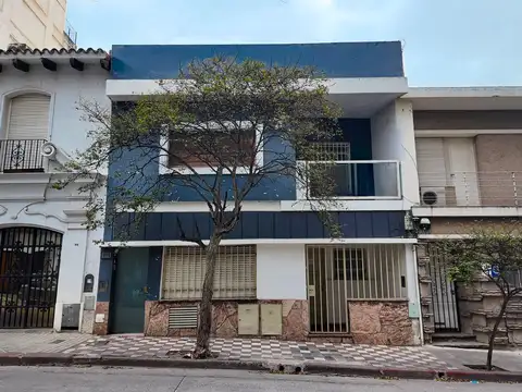 VENTA PH TRIBUNALES CENTRO 4 DORMITORIOS COCHERA