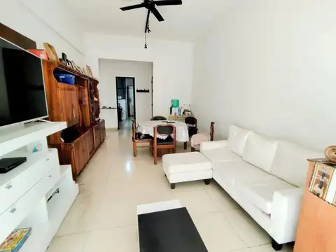Sarmiento 1900, Piso 2